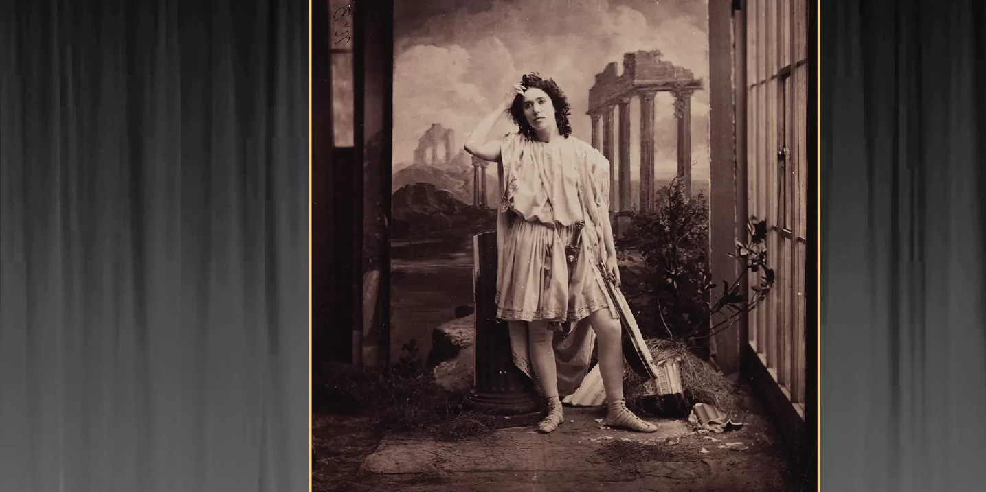 19th Century Photographs Offer Compelling ‘Backstage’ Glimpse