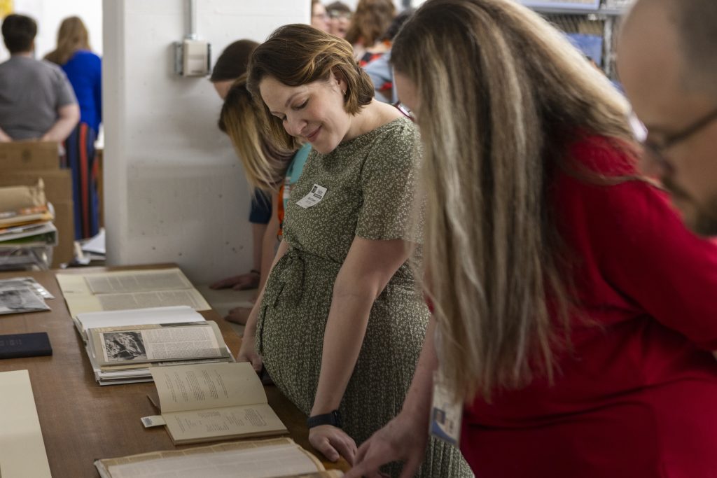 Visiting teachers participate in an educators workshop at the Nelson-Atkins. 